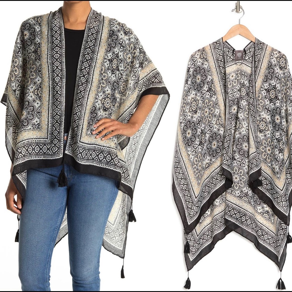 Vince Camuto Kimono in Medallion Print| Size: one size fits most